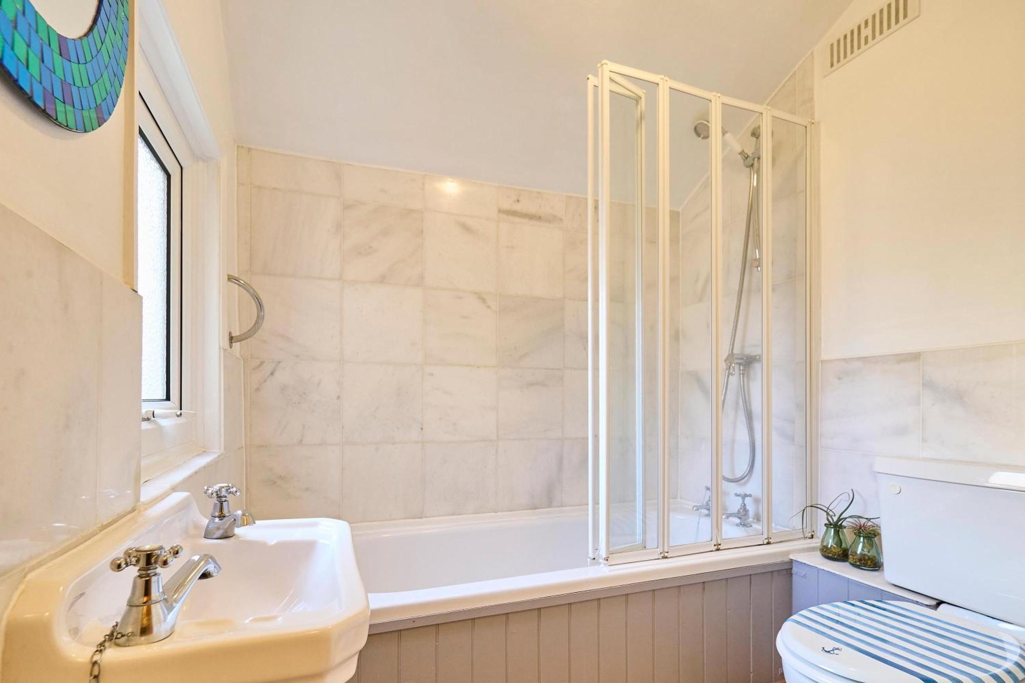Host & Stay - Ethelbert Cottage Бродстейрс Экстерьер фото